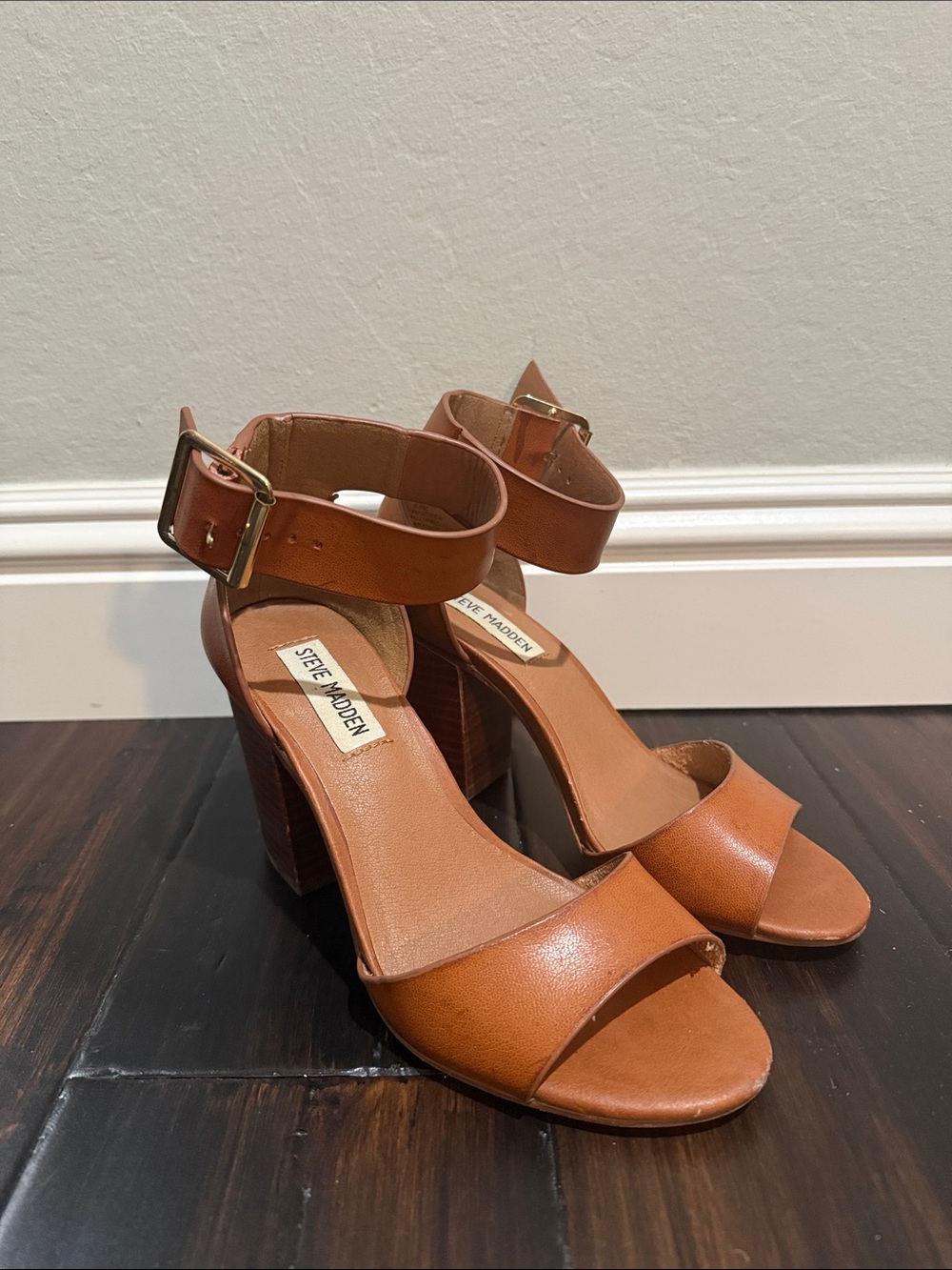 Steve Madden Cognac Leather Block Heel Sandals with Ankle Buckle Size 5.5
